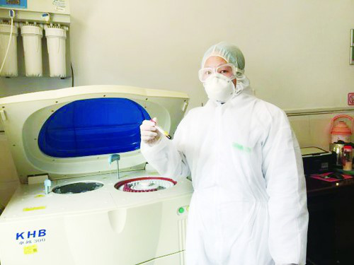 Woman Doctor Bikes 300 Kilometers to Be Back to Work Woman Doctor Bikes 300 Kilometers to Be Back to Work