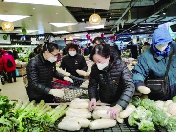 Female Supermarket Managers Try Their Best to Ensure Living Supply Female Supermarket Managers Try Their Best to Ensure Living Supply