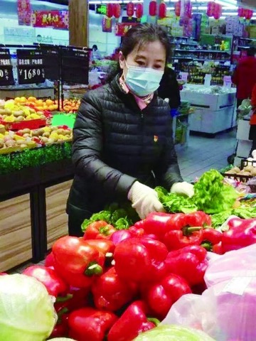 Female Supermarket Managers Try Their Best to Ensure Living Supply Female Supermarket Managers Try Their Best to Ensure Living Supply