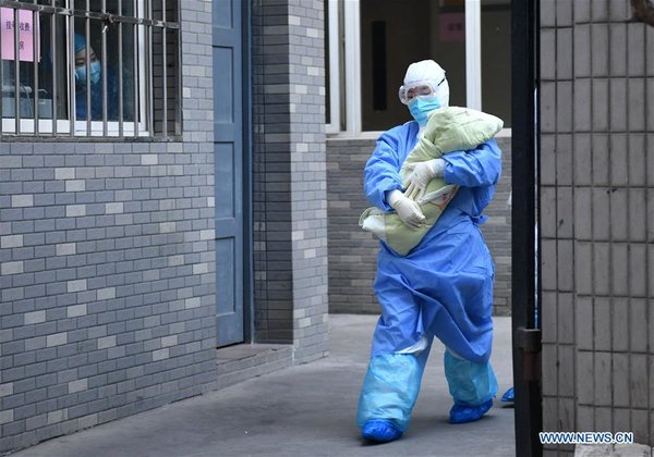 Patient Who Gives Birth to Baby with No Coronavirus Infection Discharged from Hospital Patient Who Gives Birth to Baby with No Coronavirus Infection Discharged from Hospital