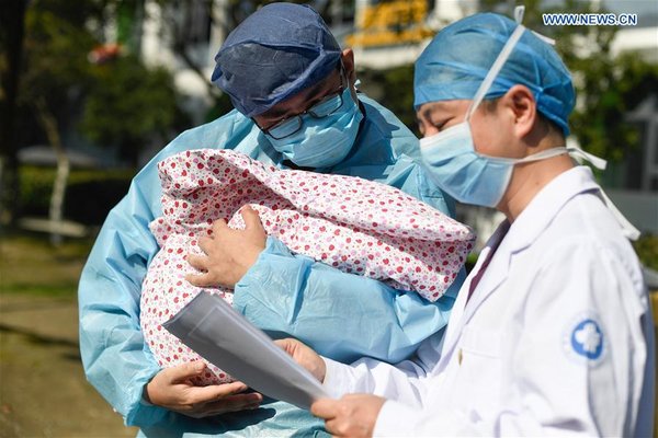 CHINA-ZHEJIANG-HANGZHOU-YOUNGEST PATIENT-CURED (CN)