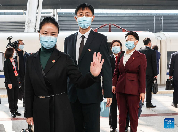 Delegates to CPC National Congress Arrive in Beijing