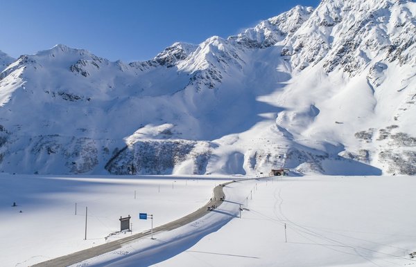 Xi Story: Roads to Happiness on 'Roof of the World' Xi Story: Roads to Happiness on 'Roof of the World'