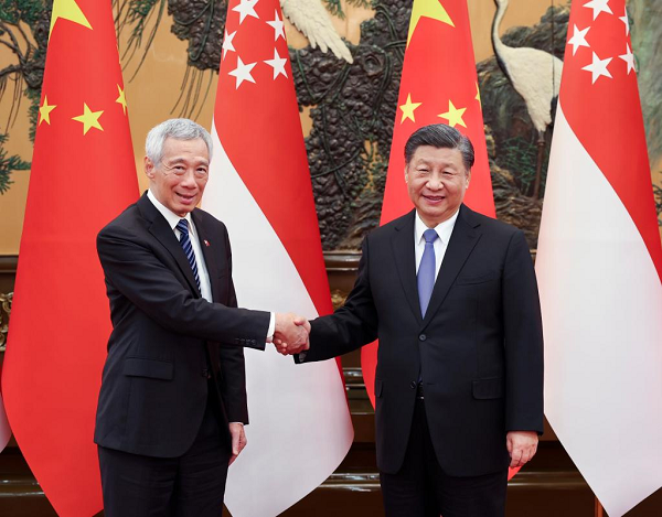 Xi Meets Singaporean PM Xi Meets Singaporean PM
