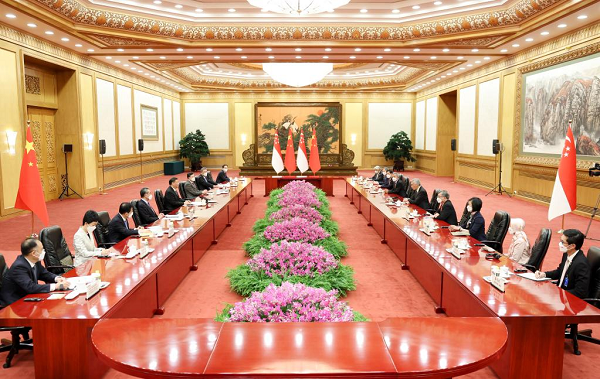 Xi Meets Singaporean PM Xi Meets Singaporean PM