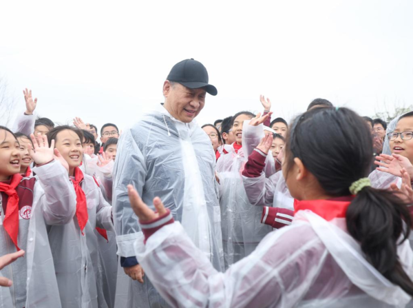 Xi Plants Trees in Beijing, Urging More Afforestation Efforts for Green Development, Building Beautiful China Xi Plants Trees in Beijing, Urging More Afforestation Efforts for Green Development, Building Beautiful China