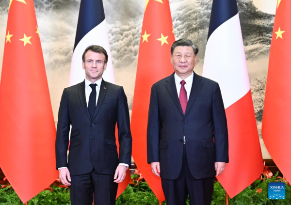 Xi Holds Talks with French President Xi Holds Talks with French President