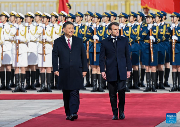 Xi Holds Talks with French President Xi Holds Talks with French President