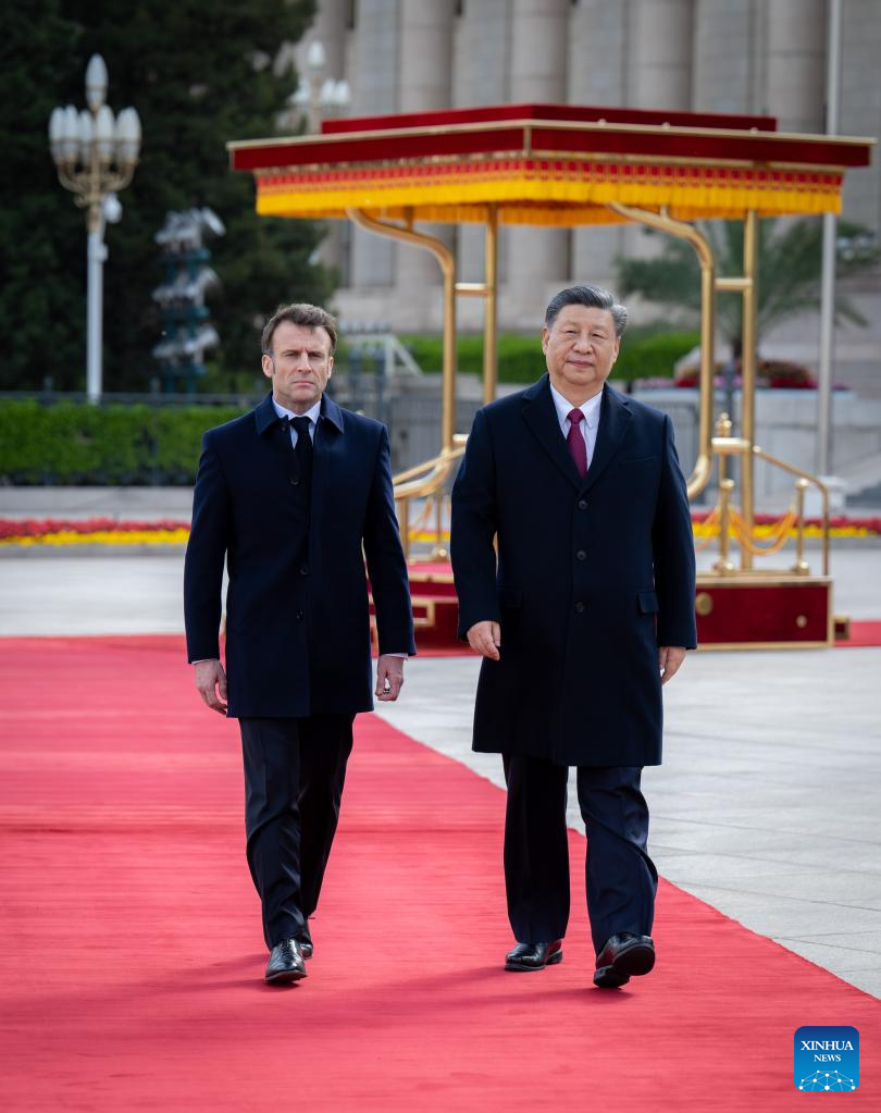 Xi Holds Talks with French President Xi Holds Talks with French President