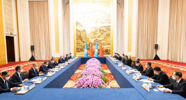 Xi Holds Talks with Kazakh President Xi Holds Talks with Kazakh President