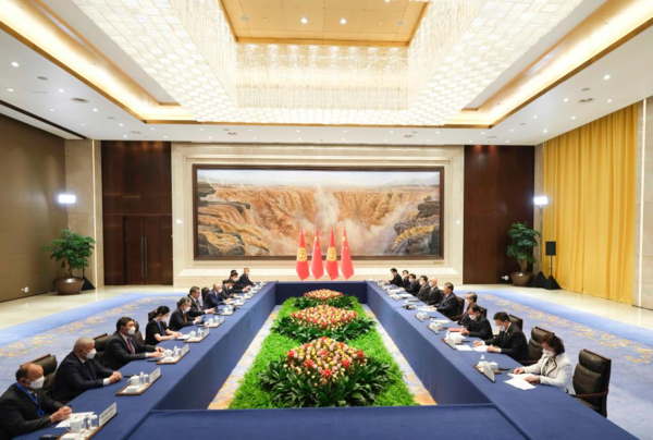 Chinese, Kyrgyz Presidents Hold Talks, Elevate Bilateral Relationship Chinese, Kyrgyz Presidents Hold Talks, Elevate Bilateral Relationship