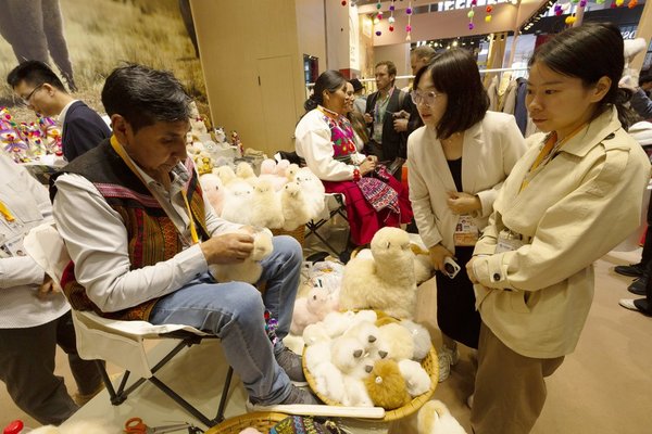 Chinese President Xi Calls for Relaunch of Asia-Pacific Cooperation Chinese President Xi Calls for Relaunch of Asia-Pacific Cooperation