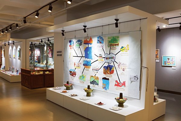 Parent-Child Painting Exhibition Highlights Ecological Protection Parent-Child Painting Exhibition Highlights Ecological Protection