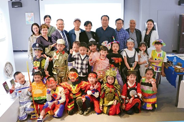 Parent-Child Painting Exhibition Highlights Ecological Protection Parent-Child Painting Exhibition Highlights Ecological Protection