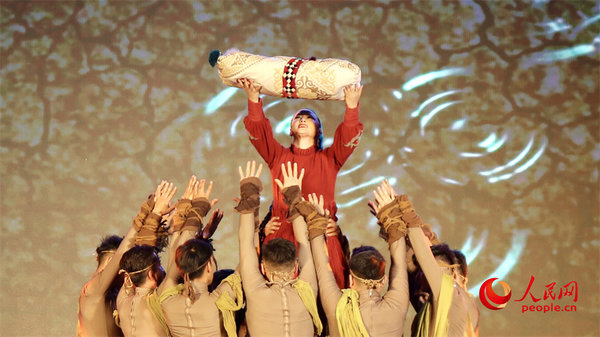 Song and Dance Drama 'Epic of Manas' Performed During International Cultural Tourism Festival in NW China's Xinjiang Song and Dance Drama 'Epic of Manas' Performed During International Cultural Tourism Festival in NW China's Xinjiang
