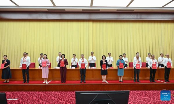 China Awards Model Teachers, Education Institutions as Teachers' Day Nears China Awards Model Teachers, Education Institutions as Teachers' Day Nears