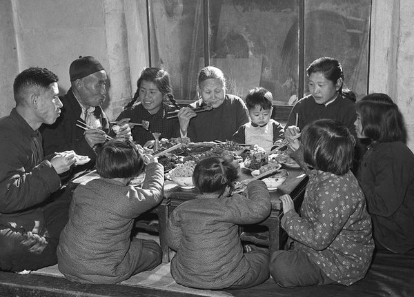 Changing Chinese Dining Culture over Past Decades Changing Chinese Dining Culture over Past Decades