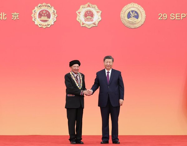 Xi Focus: Honoring Role Models, Xi Makes Rallying Call for Making China Stronger Xi Focus: Honoring Role Models, Xi Makes Rallying Call for Making China Stronger