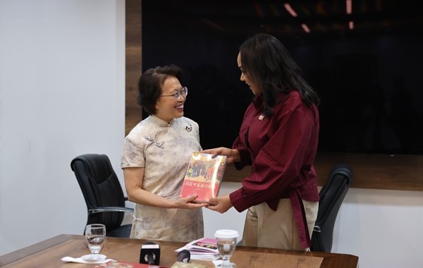 Chinese Official Visits Dominican Republic Chinese Official Visits Dominican Republic
