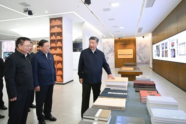 Xi Inspects Central China's Hubei Province Xi Inspects Central China's Hubei Province