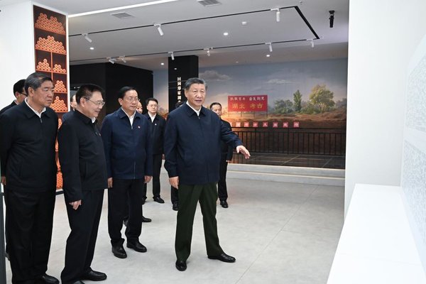 Xi Inspects Central China's Hubei Province Xi Inspects Central China's Hubei Province