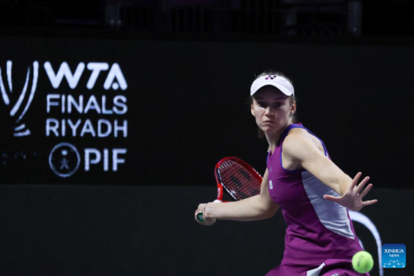 Zheng Qinwen Defeats Rybakina to Claim Her First Win at WTA Finals Zheng Qinwen Defeats Rybakina to Claim Her First Win at WTA Finals