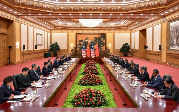 Xi Urges Promoting Building of Community with Shared Future with Malaysia Xi Urges Promoting Building of Community with Shared Future with Malaysia