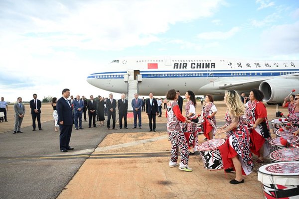 Xi Arrives in Brasilia for State Visit to Brazil