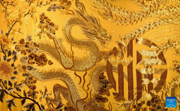 Inheritor of Beijing Embroidery Inheritor of Beijing Embroidery