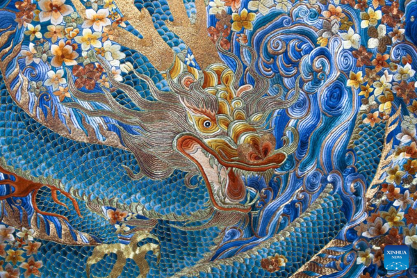 Inheritor of Beijing Embroidery Inheritor of Beijing Embroidery
