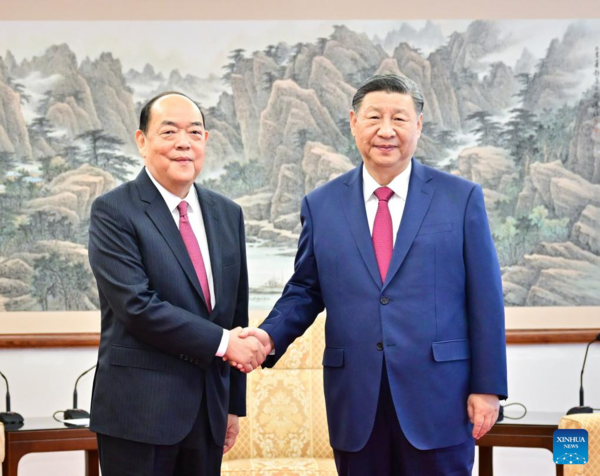 Xi Acknowledges Work of Outgoing Macao SAR Chief Executive Xi Acknowledges Work of Outgoing Macao SAR Chief Executive