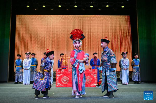 Children Perform at Peking Opera New Year Gala in Tianjin