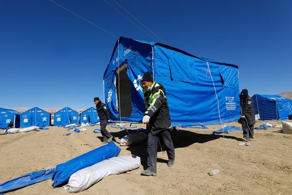 Quake-Hit Xizang Receives Aid from across China Quake-Hit Xizang Receives Aid from across China