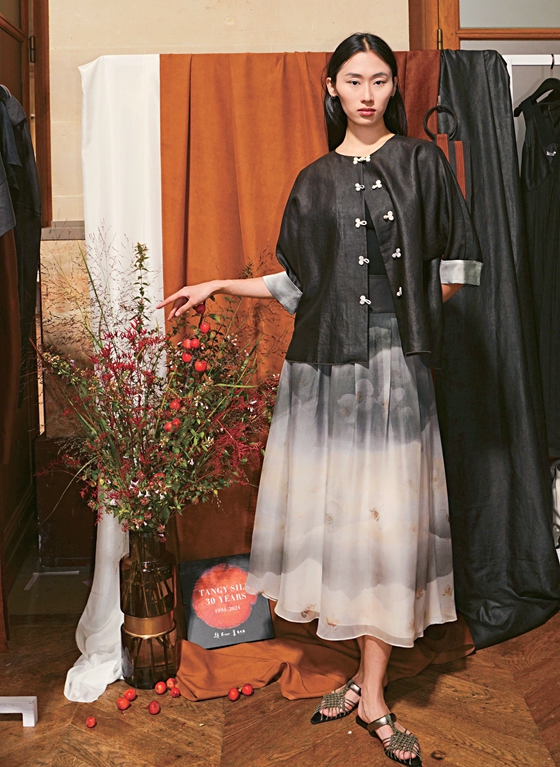 Designer Brings Sustainable, Neo-Chinese Fashion to Global Stage Designer Brings Sustainable, Neo-Chinese Fashion to Global Stage