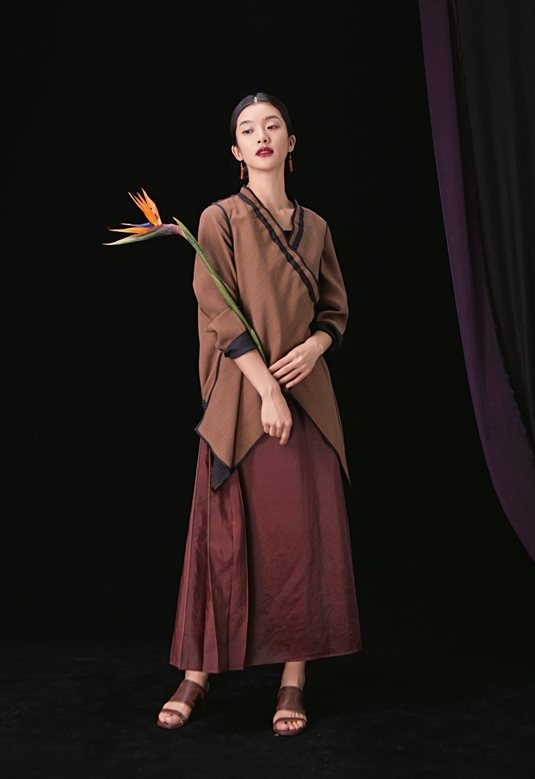 Designer Brings Sustainable, Neo-Chinese Fashion to Global Stage Designer Brings Sustainable, Neo-Chinese Fashion to Global Stage