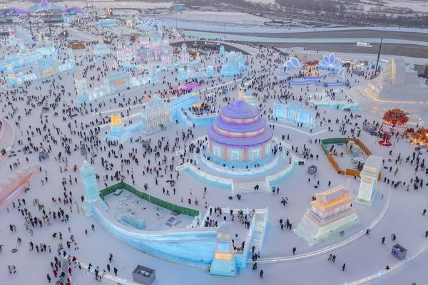 Discovering the Charm of Spring Festival Discovering the Charm of Spring Festival