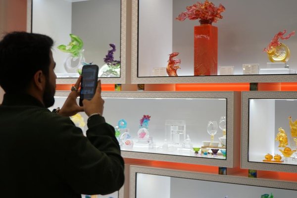 LIULI Artworks Merge Chinese Tradition with Green Innovation LIULI Artworks Merge Chinese Tradition with Green Innovation