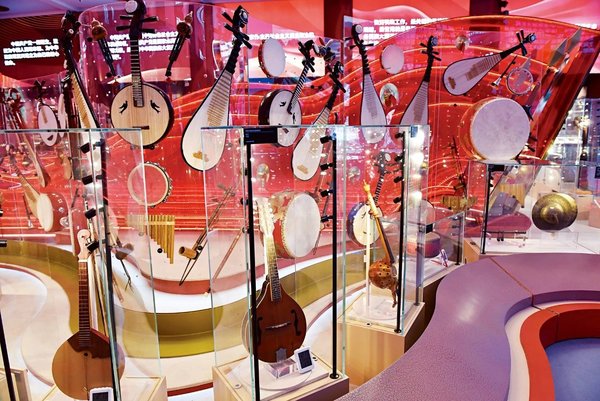 Docent Team Forges Strong Sense of Community for Chinese Nation