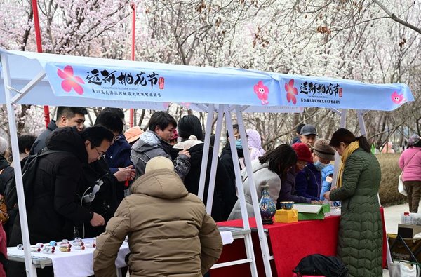 Spring Tourism Reflects the Economy Vitality Across China Spring Tourism Reflects the Economy Vitality Across China