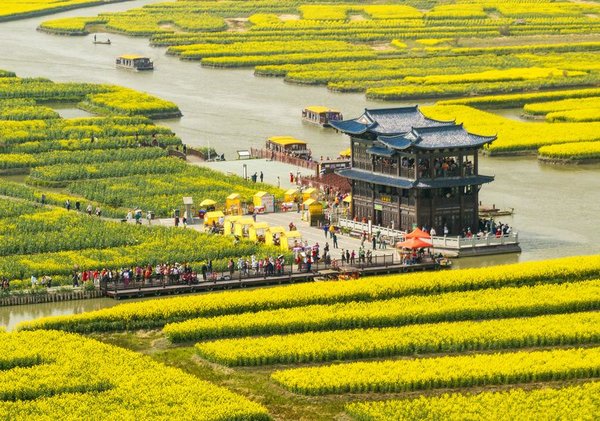 Spring Tourism Reflects the Economy Vitality Across China Spring Tourism Reflects the Economy Vitality Across China