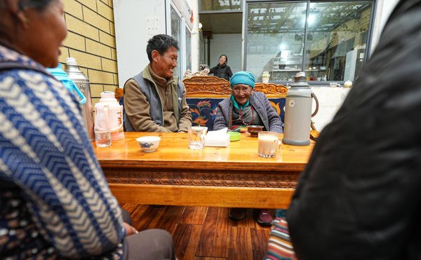 Yudron: Former Serf Witnesses Xizang's Development, Enjoys a Flourishing Life With Families