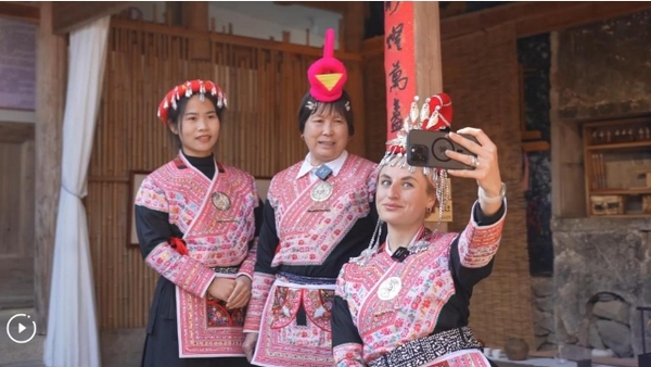 British Expat Explores Traditional She Ethnic Culture in China's Fuzhou