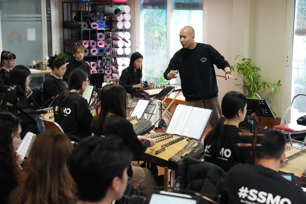 Musician Couple Promote Cultural Exchanges Between China, Vietnam