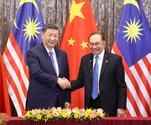 Xi Puts Forward Three-Point Proposal on Building High-Level Strategic China-Malaysia Community with Shared Future Xi Puts Forward Three-Point Proposal on Building High-Level Strategic China-Malaysia Community with Shared Future