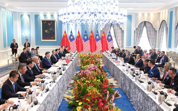 Xi Puts Forward Three-Point Proposal on Building High-Level Strategic China-Malaysia Community with Shared Future Xi Puts Forward Three-Point Proposal on Building High-Level Strategic China-Malaysia Community with Shared Future