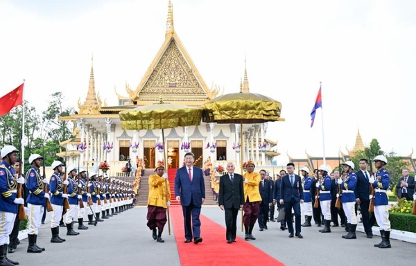 China, Cambodia Vow to Forge All-Weather Community with Shared Future in New Era China, Cambodia Vow to Forge All-Weather Community with Shared Future in New Era