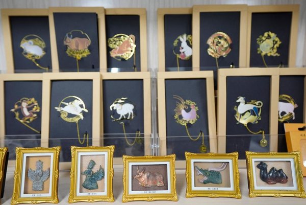 Interdisciplinary Team Sparks Innovation in Cultural Tourism Along Silk Road in NW China Interdisciplinary Team Sparks Innovation in Cultural Tourism Along Silk Road in NW China