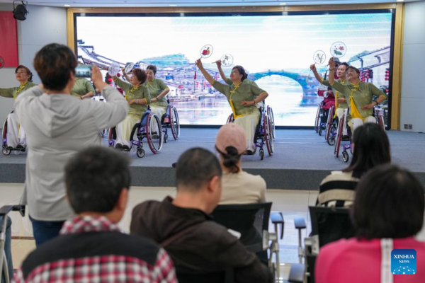 Wheelchair Dancers Light Up Life with Art
