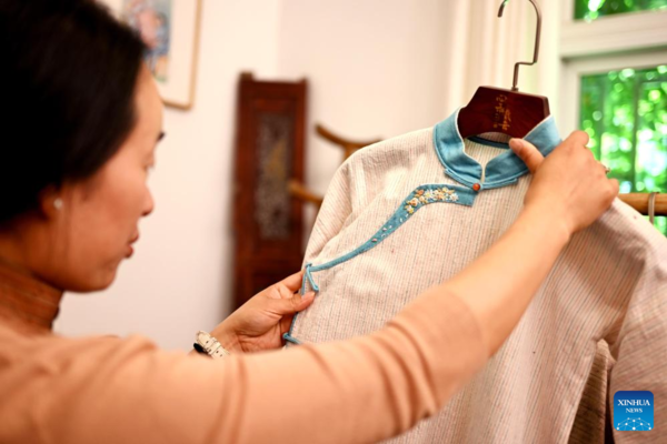 Escaping Urban Hustle with Stitches: Qipao Studio Owner's Life in Suburban Shanghai