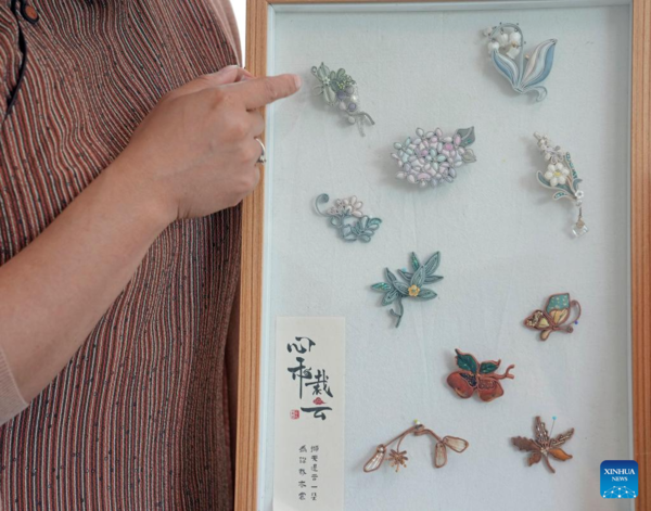 Escaping Urban Hustle with Stitches: Qipao Studio Owner's Life in Suburban Shanghai
